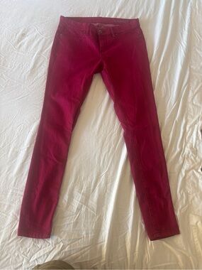 Slim Fit Women's Jeans in burgundy